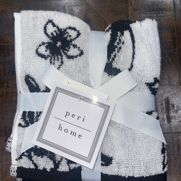 Peri Home Cotton Floral Pattern Terry  Loop White Black 4 Pack Washcloths 13x13” - Picture 2 of 6